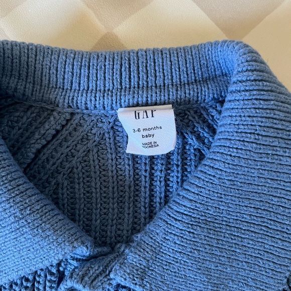 GAP Baby Sweater Set. cornflower blue Knit Baby Sweater and Pants Set - LIKE NEW - Picture 3 of 4
